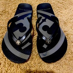Preloved Tory Burch black flip flops